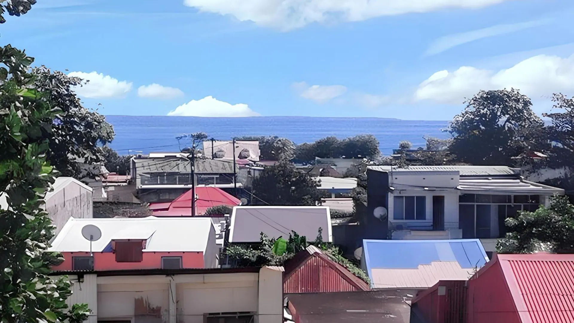 Appartement Moderne Vue Ville Et Mer Capesterre Belle Eau 60 M²